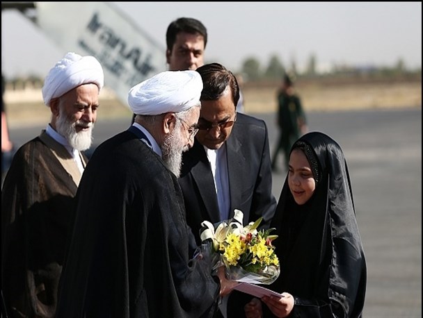 استقبال بانوان همدانی از ریاست محترم جمهوری+تصاویر