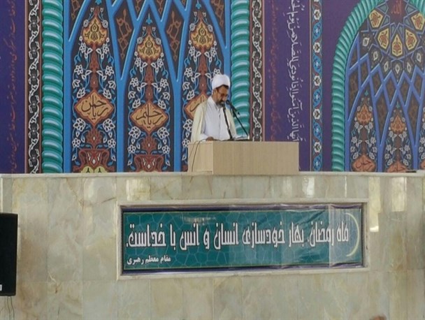 مسئولان رجایی گونه و باهنر صفت حرکت کنند/نقد های دلسوزانه هدیه به مسئولان است