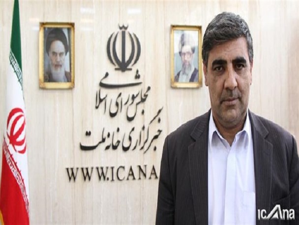 اساس کار در جمهوری اسلامی ایران خدمت به مردم است / دولت های قبل خدمات شایانی را برای مردم انجام داده اند