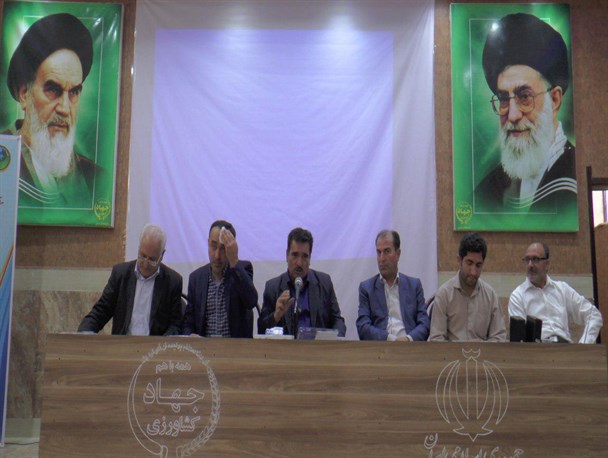آگاه سازی و جلب مشارکت عمومی کشاورزان برای احیای دریاچه ارومیه ضروری است