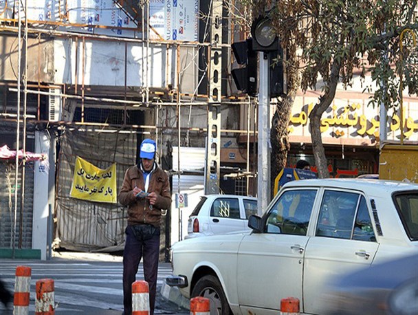 حکایت گرفتن پول زور در خیابان های کرمانشاه/ از عدم اجرای درست قوانین پارکبان تا بداخلاقی های برخی از پارکبان ها