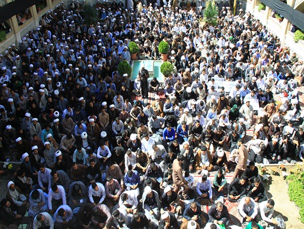 تجمع علما و طلاب خراسان رضوی در مدرسه علمیه نواب مشهد در اعتراض به بی کفایتی آل سعود