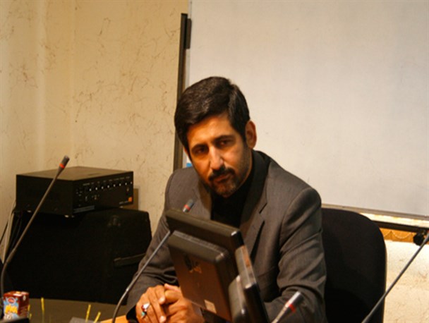 نویسندگان با تببین و تحقیق مسائل انقلاب را منتشر کنند