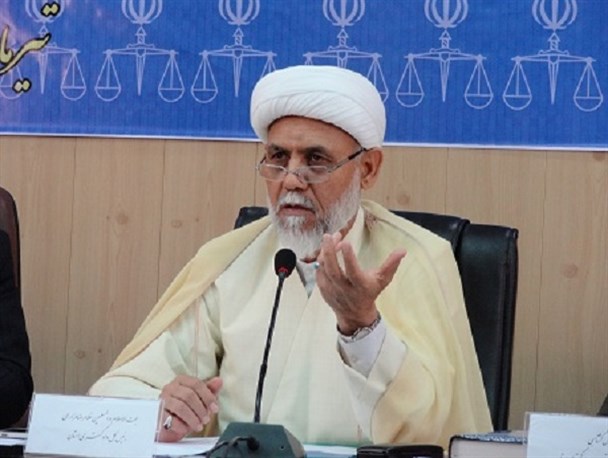 دانش آموزان با تهاجم فرهنگی و آسیب های اجتماعی آشنا شوند/آموزش استفاده صحیح از فضای مجازی وظیفه معلمان است