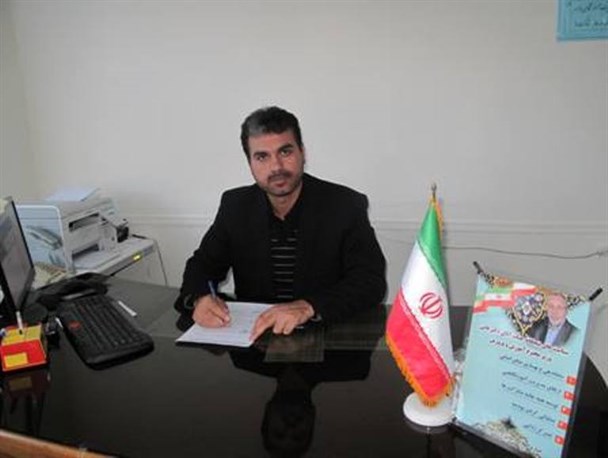 توزیع 150 دست پوشاک مدارس توسط خیر کوثری