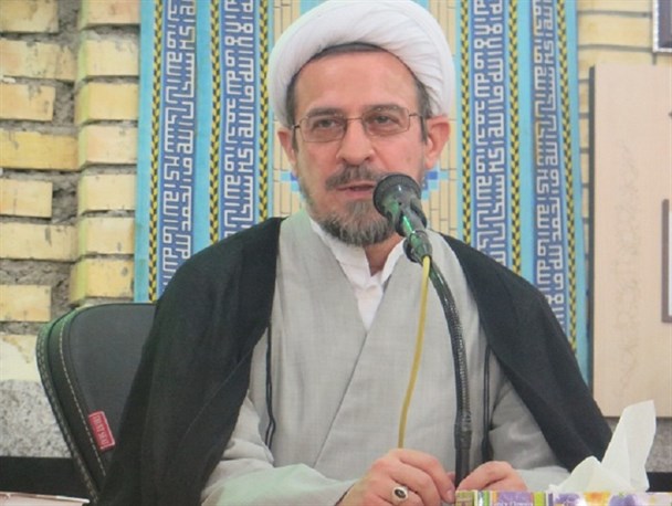 گذر از خط قرمز رهبری مشروعیت را از بین می برد/بسیج فرهنگی لازمه مقابله با نفوذ فرهنگی