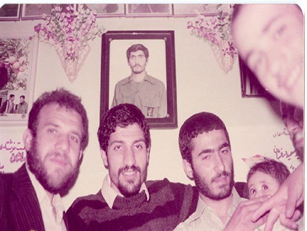 تصاویری منتشر نشده از حاج صادق آهنگران در سالهای جنگ