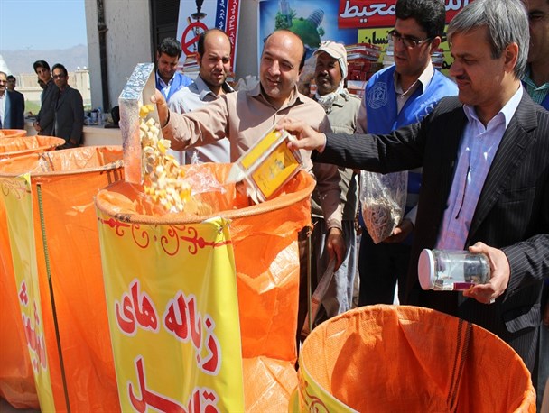 امحاء بیش از 3 تن مواد غذایی و دارویی غیرمجاز در خلیل‌آباد+ تصاویر