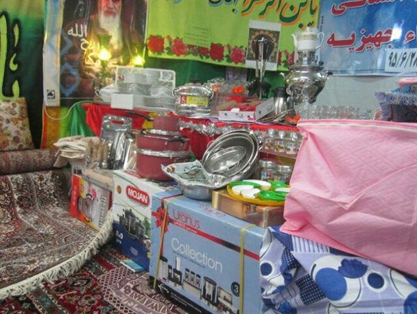 اهدای جهیزیه به زوج نهاوندی در هفته دفاع مقدس+ تصاویر
