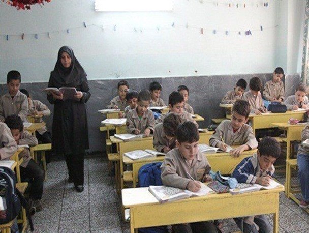 کمبود معلم و فضای آموزشی؛ دو معضل جدی در شهرستان خاش/ واژه مغفول عدالت اجتماعی در نظام آموزشی سیستان و بلوچستان