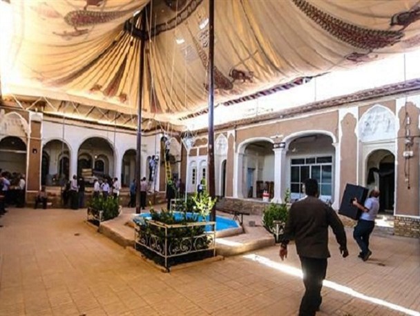 برپایی خیمه ای که بیش از 100 سال زینت بخش خانه سادات خوشرو است+تصاویر