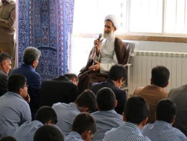 علم و ایمان دو بال پرواز انسان به سوی سعادت است