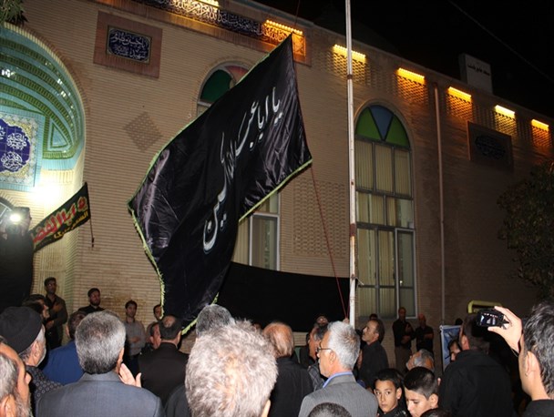 اهتزاز پرچم اباعبدالله الحسین(ع) در پلدشت+ تصاویر
