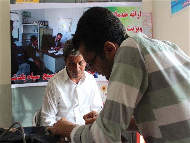 بیماران روستاهای محروم پلدشت ویزیت رایگان شدند+ تصاویر