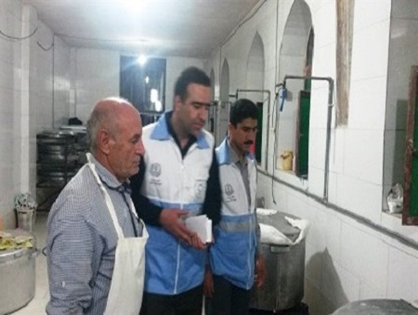 تشدید نظارت بر آشپزخانه ها و توزیع نذورات هیئات مذهبی توسط کارشناسان بهداشت محیط فراشبند