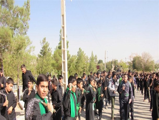 حضور دانش آموزان دهاقانی در همایش «احلی من العسل»+ تصاویر