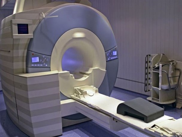عدم پذیرش بیمار در مراکز MRI به بهانه وزن بالا/ تکلیف ٢٥ درصد از آقایان کشور با وزن بالای ٩٠ کیلو چه می شود؟