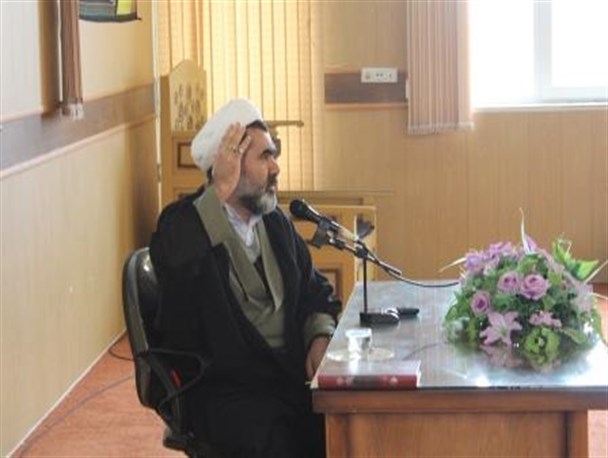 عزادار واقعی باید مصداق جبهه حق و باطل را بشناسد