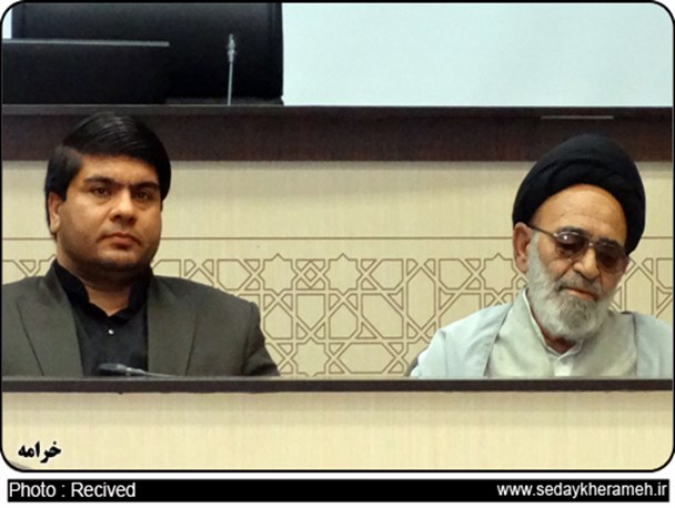 افرادی که به دنبال تالیف کتاب هستند را تشویق کنید