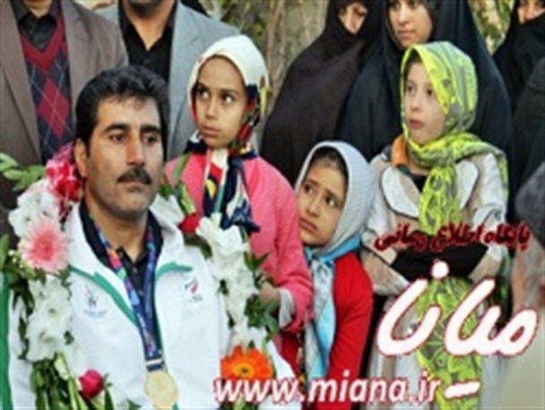 مراسم استقبال از محمد علی ملک پور دارنده مدال طلای مسابقات آسیایی +تصاویر