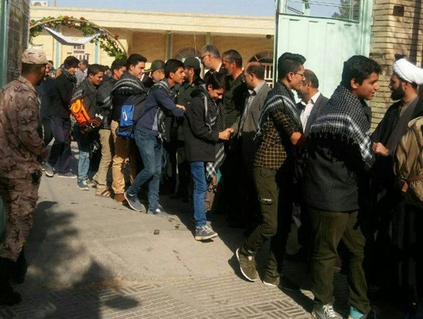 دانش آموزان راوری به اردوی راهیان نور اعزام شدند+تصاویر