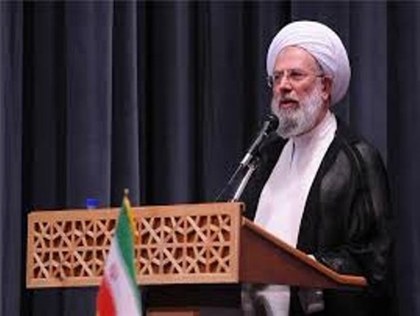 ایستادگی در مقابل دشمن و اتکا به توان داخلی تنها راه نجات کشور است
