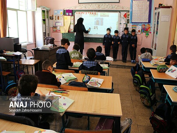 بازنشستگی معلمانِ آذربایجان‌شرقی داد فرهنگیان را در آورد/ کلاس‌های ۴۰ نفره چگونه با یک معلم اداره می‌شوند؟!