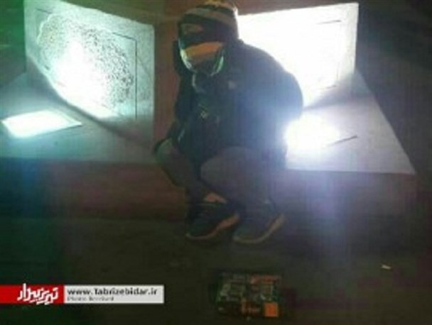 همبازی شدن کودک تبریزی با دستفروشی و کرونا / پدری که شرمنده کار کردن فرزندش است