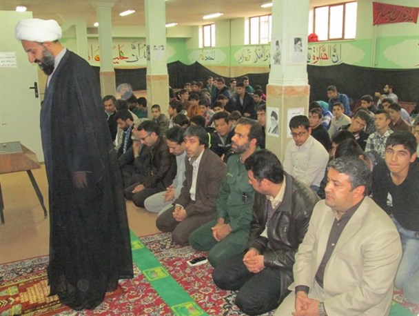 برگزاری طرح همراهان نماز در هنرستان موثق پور شهرستان قرچک