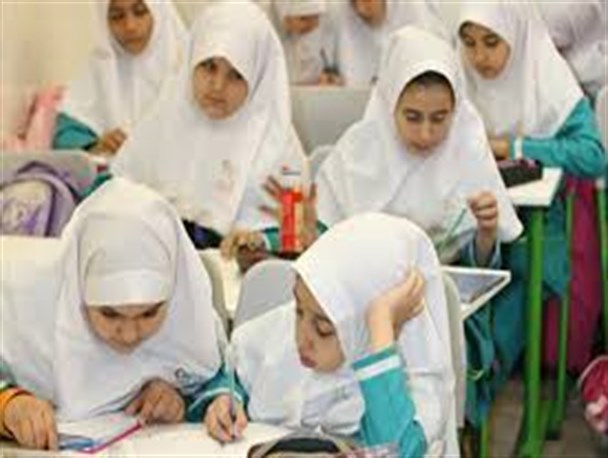 پرند نگاه آموزشی ویژه می خواهد/ مدارس جواب گوی دانش آموزان نیستند