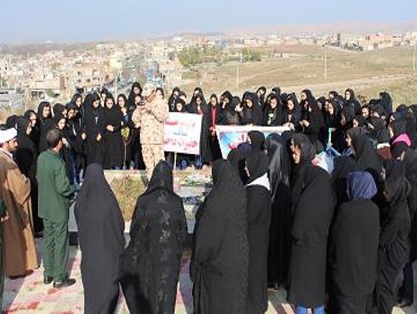 غبارروبی وعطرافشانی مزار شهدای گمنام در شاهین دژ + تصاویر