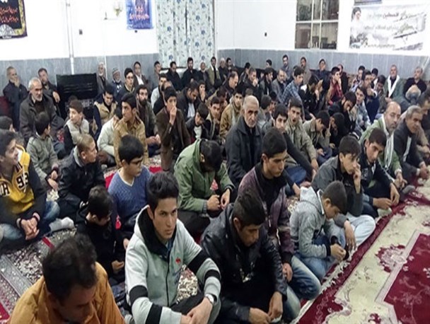 بسیج تدین، خلاقیت و فداکاری را یکجا درخود جمع کرده است