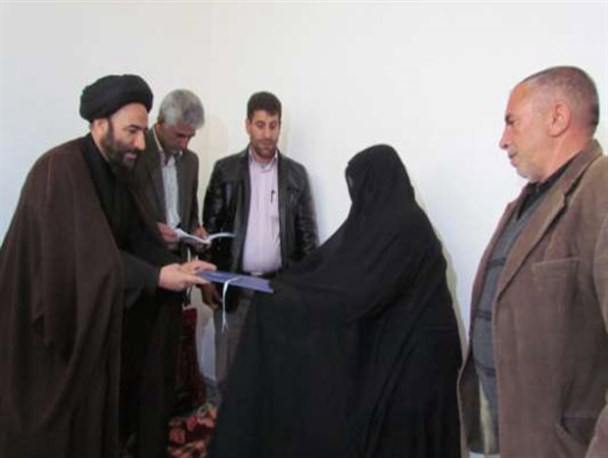 دیدار امام جمعه سپیدان با خانواده شهیدان ناصری