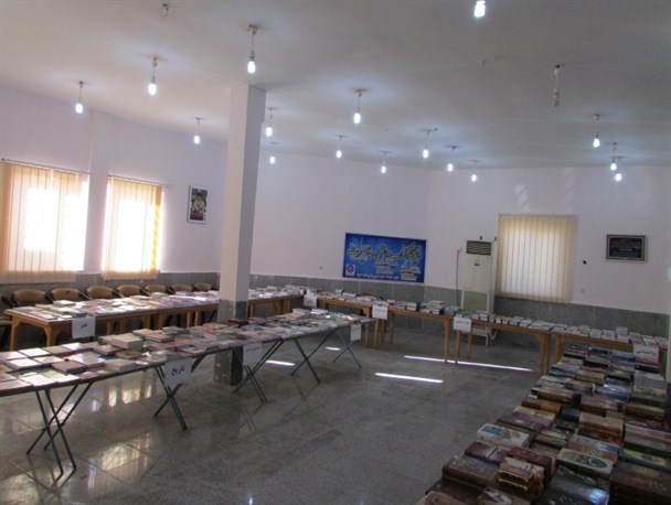 برپایی نمایشگاه کتاب دانش و بصیرت در شهر ترکالکی