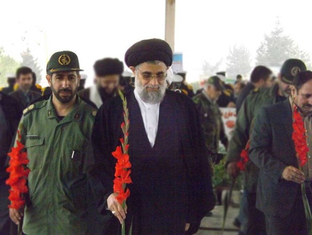 مراسم گرامی داشت هفته بسیج در گلزار شهدای انزلی