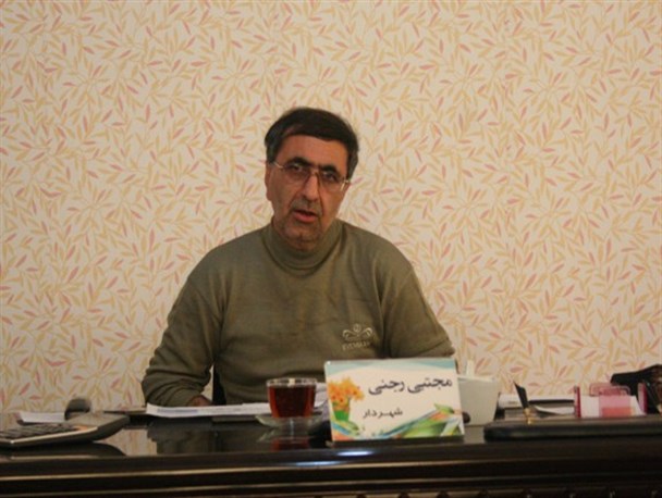 کسی از من کار سیاسی نخواهد، من مدیر اجرایی هستم