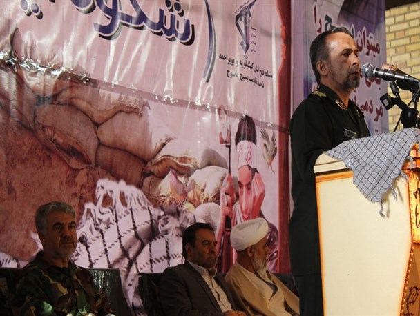سپاه و بسیج با تمام توان جلوی نفوذ دشمن را خواهند گرفت