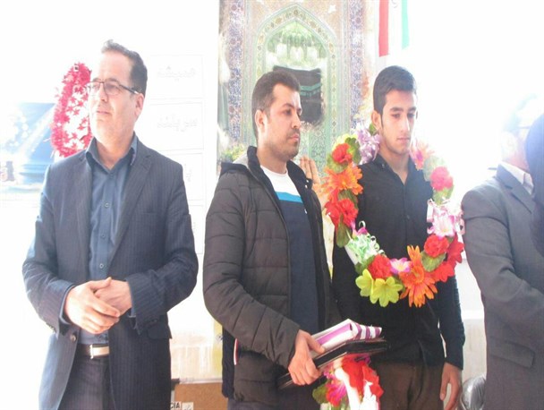استقبال و تجلیل از مربی و کشتی گیر ملی پوش شهرستان فامنین