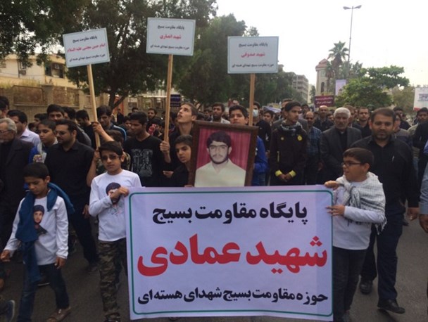 عرض اندام لشکر مخلص خدا در سرزمین آفتاب/ بسیجیان بوشهر یکپارچه فریاد لبیک یا خامنه ای سر دادند+ تصاویر