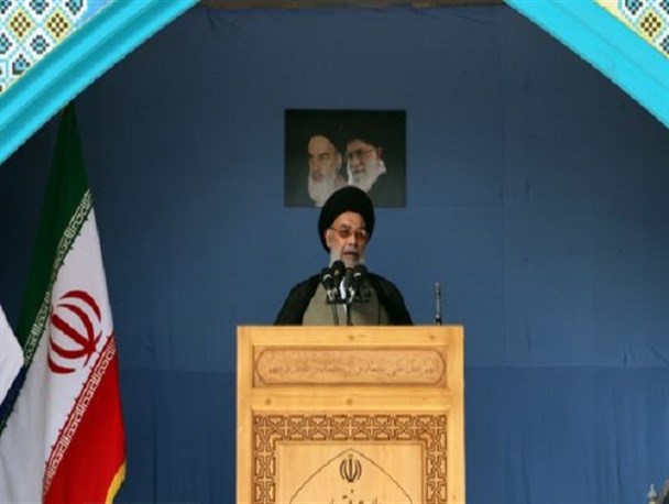 اگر دولت به رهبری درخواست استفاده از صندوق ذخیره ارزی برای مشکلات آب اصفهان را بدهد ایشان قبول خواهند کرد