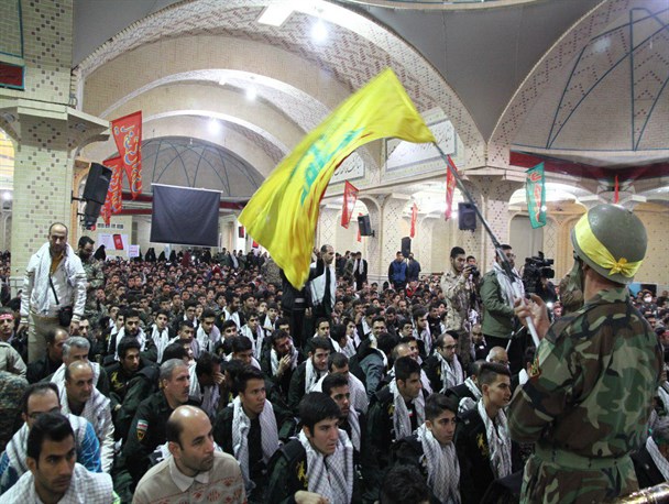 ثمره دستور امام (ره) در تشکیل بسیج  شکست داعش در عراق و سوریه است /بسیجی واقعی هرگز در مقابل بیگانگان احساس حقارت نمی‌کند