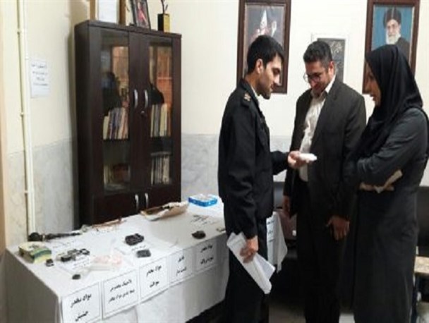 برپایی نمایشگاه و کارگاه آموزشی مواد مخدر در شهرستان اشتهارد+تصاویر