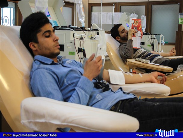 دانشجویان دانشگاه‌های شیراز مشق ایثار نوشتند