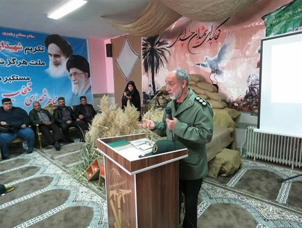 در جنگ تحمیلی قدرت ایمان در برابر تجهیزات نظامی حامیان صدام مقابله کرد