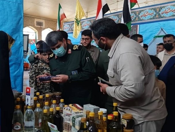 بازدید فرمانده سپاه فتح از نمایشگاه هفته بسیج در شهر یاسوج +تصاویر