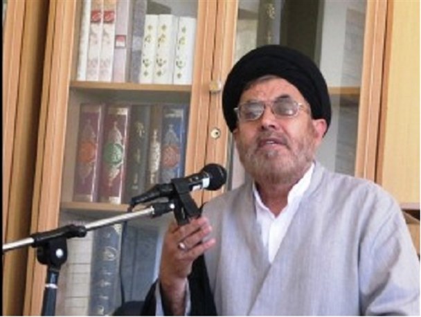تاکید امام جمعه موقت شازند بر اتحاد بین مسلمانان/پرچم اتحاد نباید به دست دشمنان بیفتد
