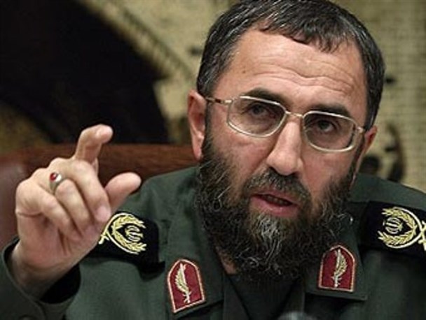دست های پنهان و آشکاری به دنبال ایجاد فتنه در کشور هستند/ مردم با هوشیاری به دشمن مجال فتنه انگیزی ندهند