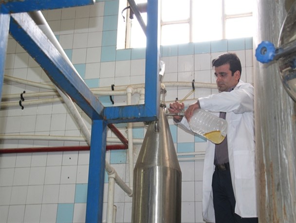 اختراع دستگاه مبدل رایحه به اسانس توسط مخترع قاینی/ دستگاهی که تحولی در صنعت گیاهان دارویی ایجاد می کند