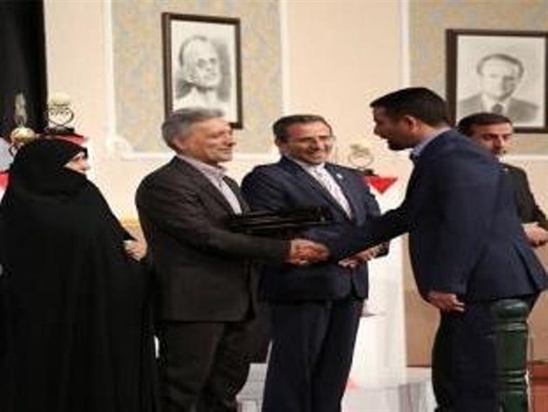 رساله دانشجوی دکتری دانشگاه شهرکرد نمونه شد