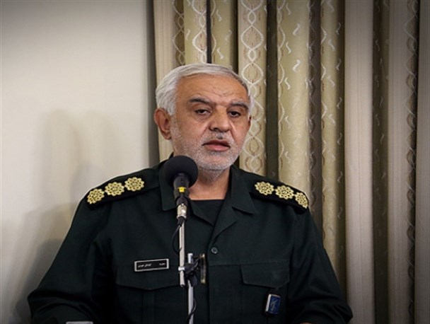 حقوق های نجومی در مسیر مقابله با انقلاب اسلامی صرف می شود/افراد پُرخور، پر ادعا و دو تابعیتی ذخیره نظام نیستند